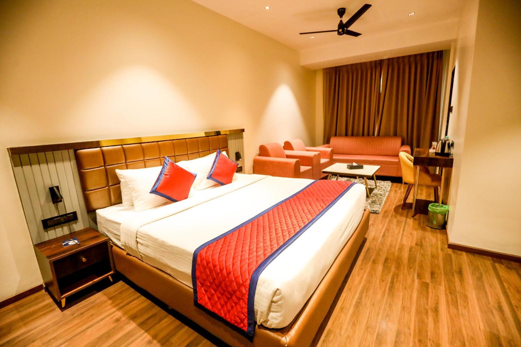 Spree Manor Hotel Aurangabad  Bagian luar foto